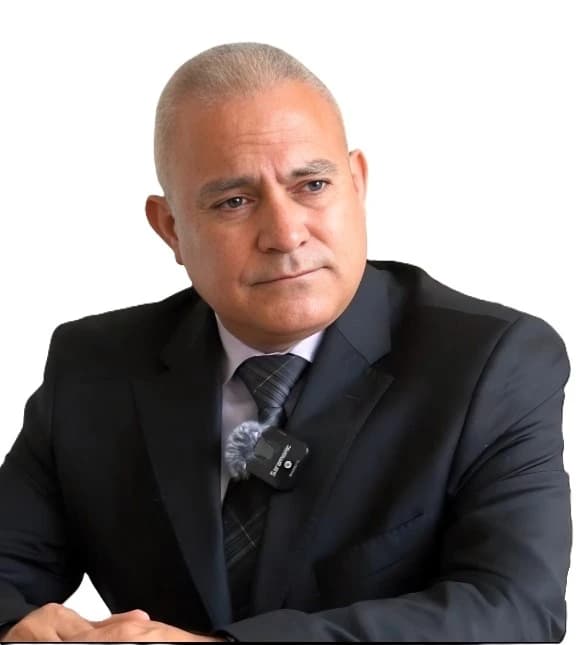 FAUSTO SALINAS